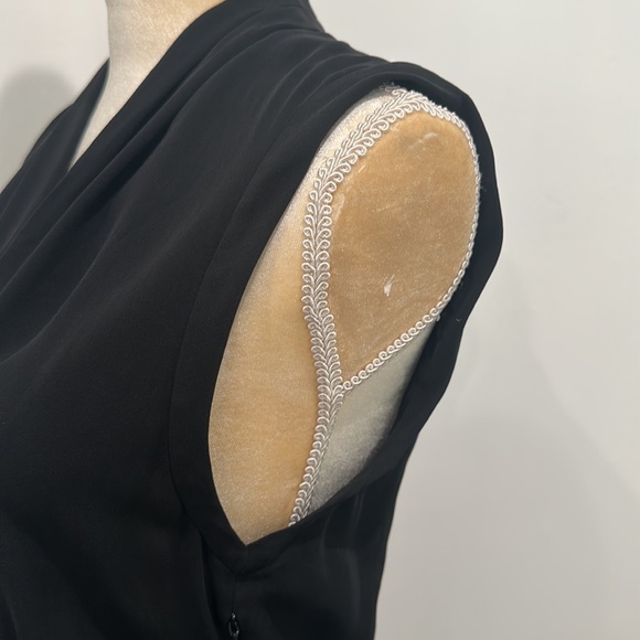 Theory Sleeveless V- Neck Dress Size 8 - Picture 10 of 14